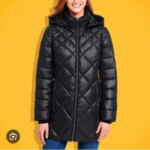 Andrew Marc Black Packable Lightweight Puffer Jacket - large